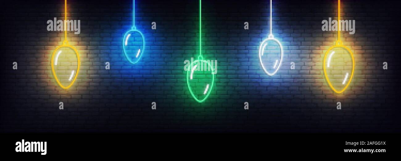 Neues Jahr Hintergrund mit neon Weihnachten Kugeln. Festlegen von realistischen bunte Xmas leuchtende Dekorationen Stock Vektor