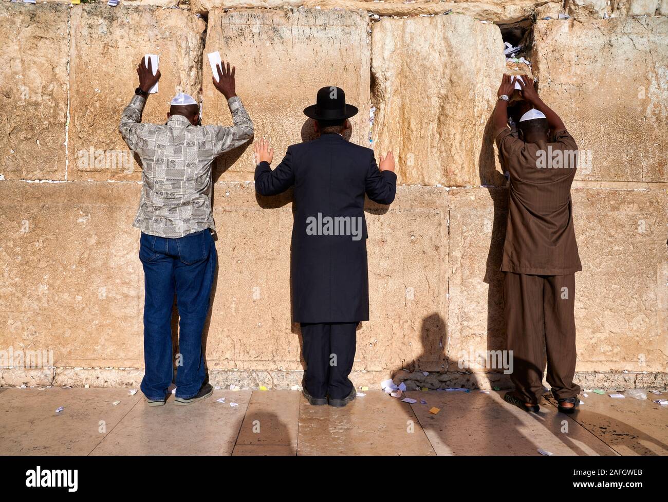 Jerusalem Israel. Orthodoxe Juden beten an der Klagemauer Stockfoto