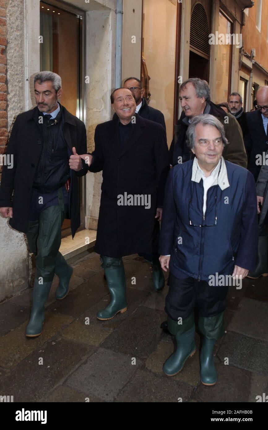 Silvio Berlusconi visits Markusplatz in Venedig, Italien, wo schwere Überschwemmungen im Bereich verkrüppelt hat Wo: Venedig, Italien Wann: 14 Aug 2019 Quelle: gianmarco Maggiolini Stockfoto