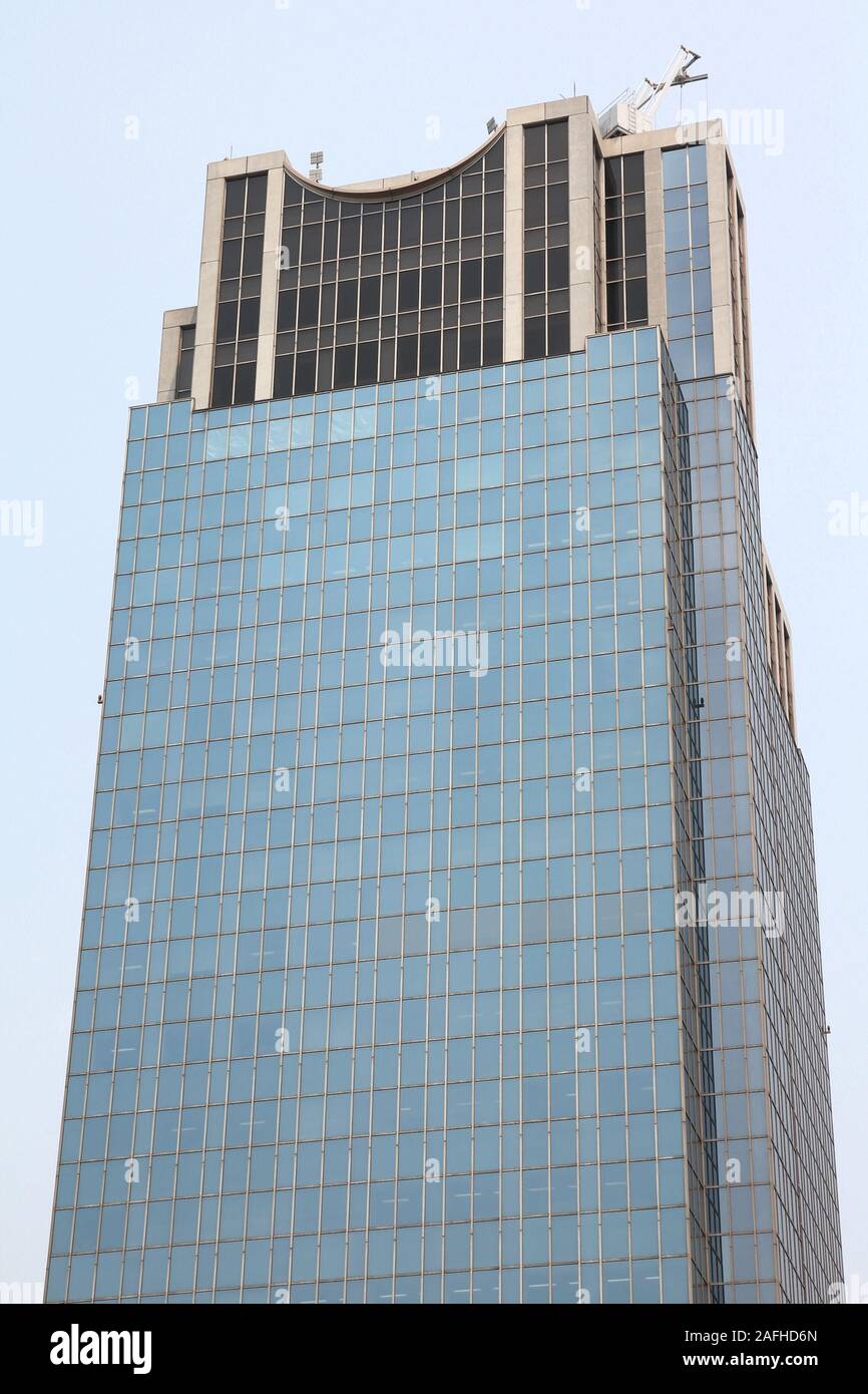 KAWASAKI, Japan - 10. MAI 2012: Kawasaki Station Tower Ribaku in Kawasaki, Japan. Der Wolkenkratzer Mietern zählen öffentliche Bibliothek. Stockfoto