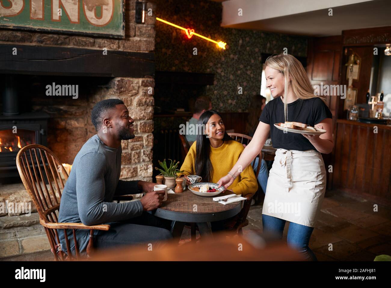 Wohnzimmer in einem neu renovierten Haus Stockfoto