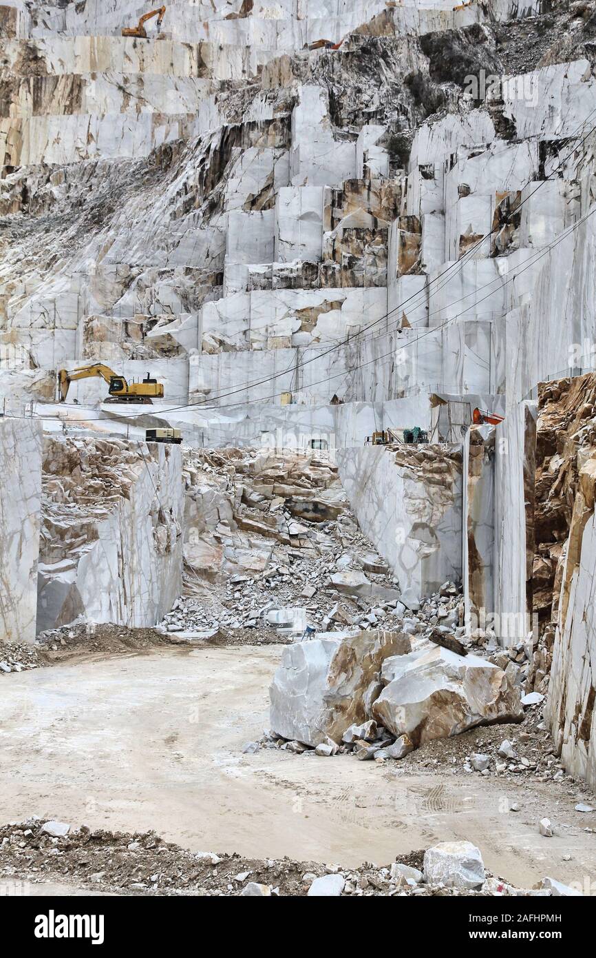 Carrara Marmorsteinbruch in Colonnata. Marmor Werke von Miseglia. Die apuanischen Alpen. Stockfoto