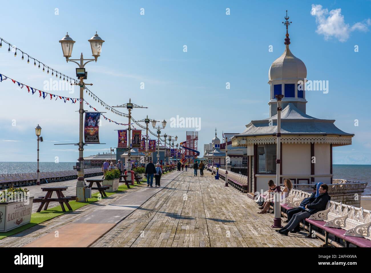 BLACKPOOL, Großbritannien - 12 August: Ansicht der Blackpool North Pier, einem beliebten Reiseziel entlang der Strandpromenade an einem sonnigen Tag am 12. August Stockfoto