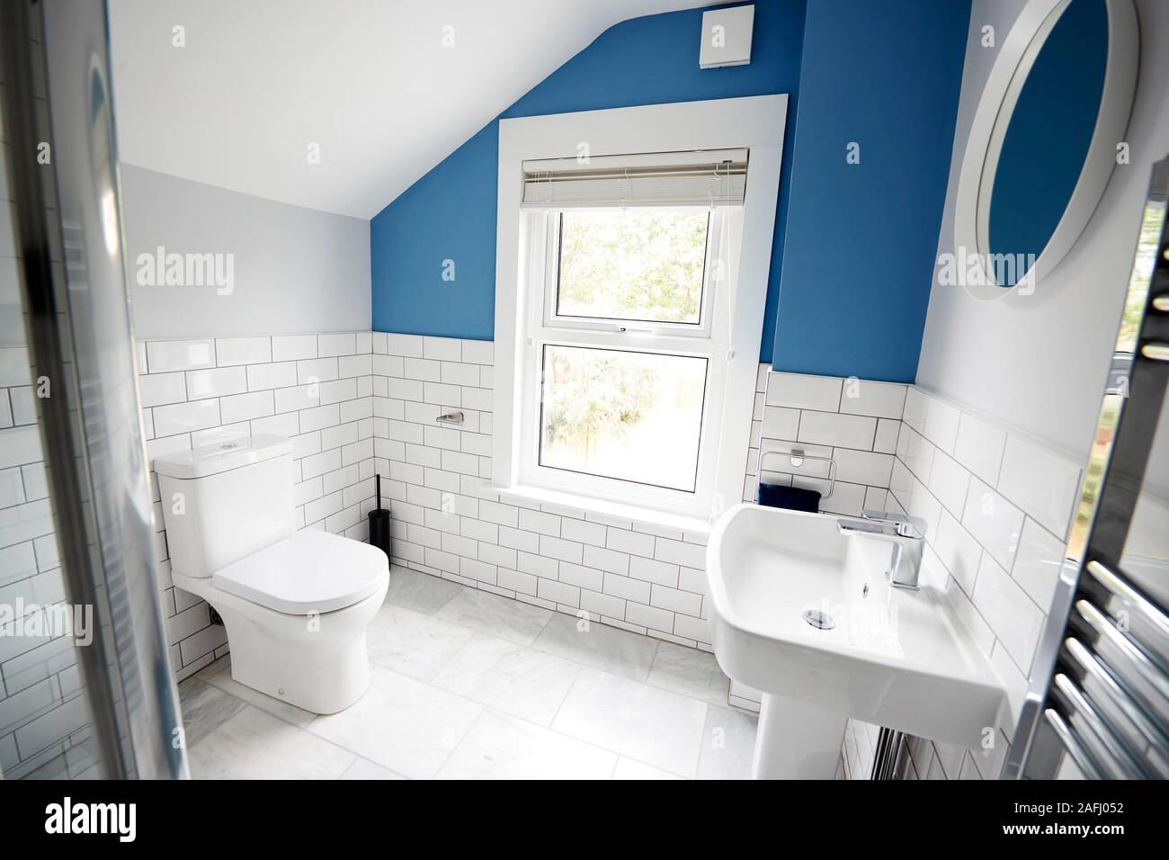 Geteiltes Badezimmer Stockfotos und -bilder Kaufen - Alamy