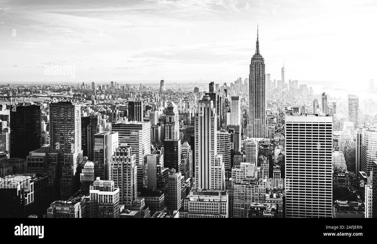 Skyline von New York City in schwarz / weiß Stockfoto