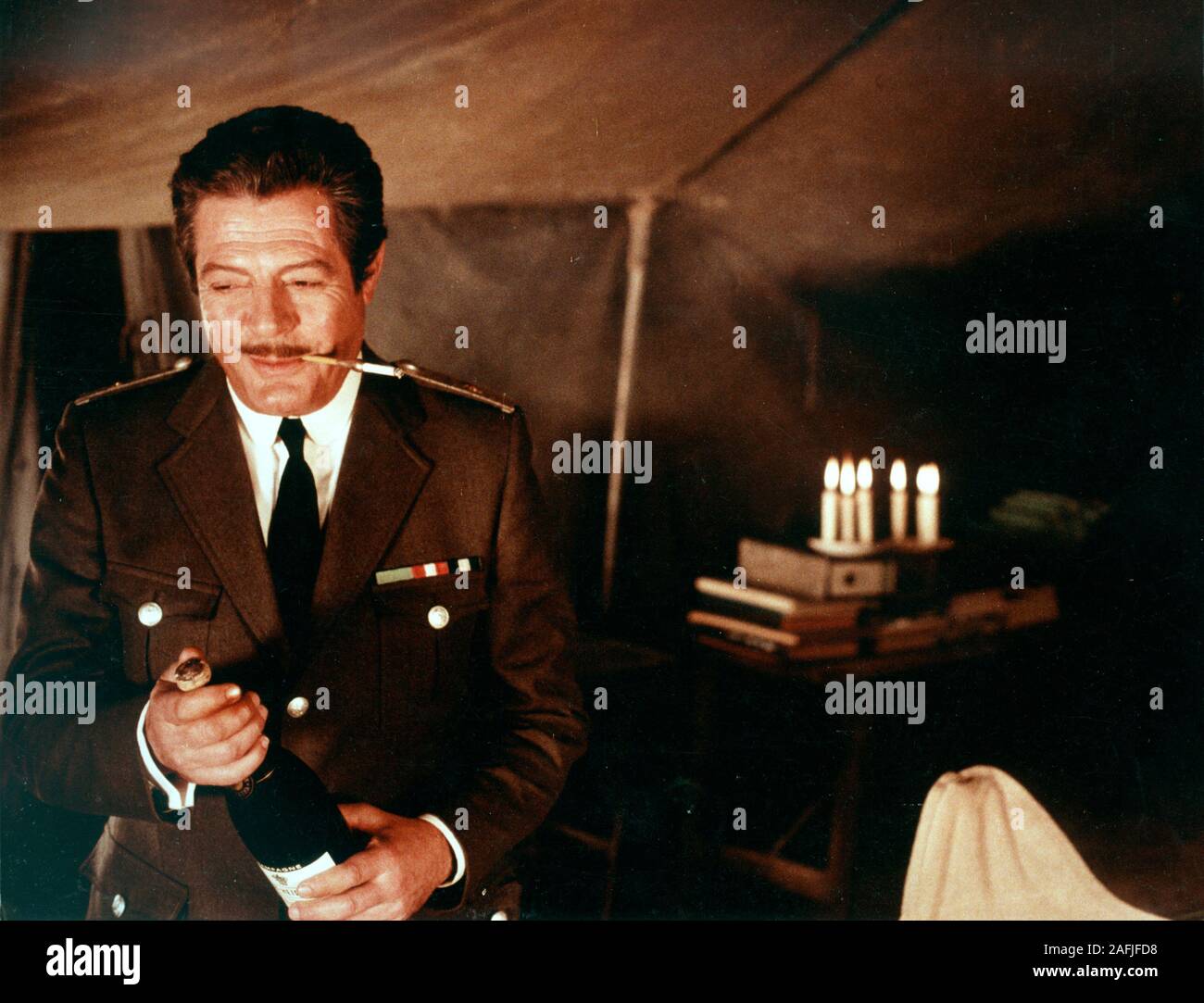 Il generale dell'armata Morte der General der Toten Armee Jahr: 1983 Italien/Frankreich Marcello Mastroianni Regie: Luciano Tovoli Stockfoto