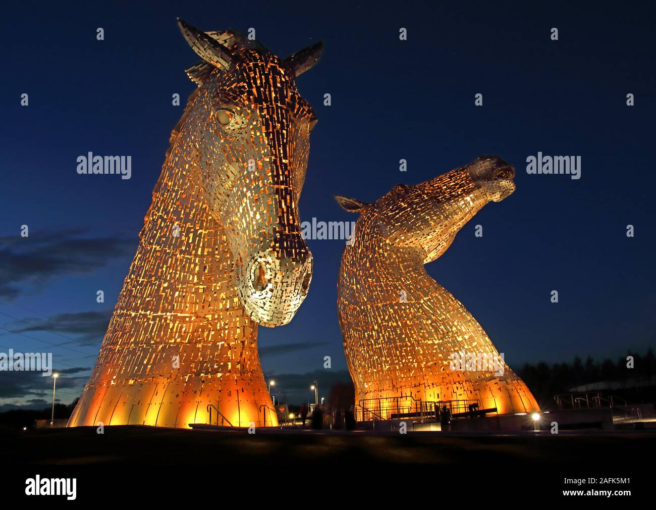 Der Aufbau Digital, Verbindung von Gemeinschaften in der Falkirk Council, Forth und Clyde Kanal bei Dämmerung, Schottland, Großbritannien Stockfoto