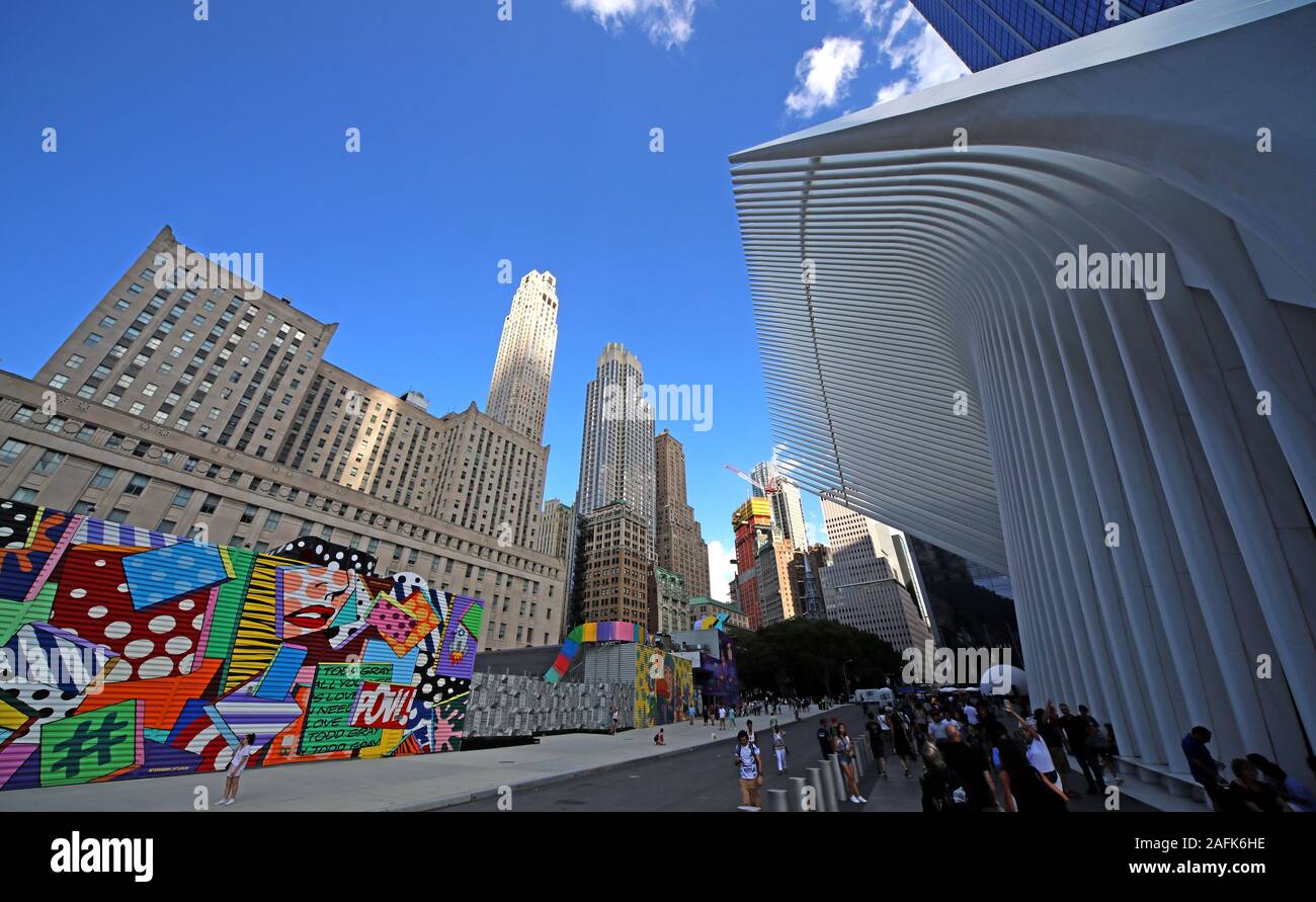 WTC, World Trade Center Place, New York City, NYC, New York State, USA, mit Büroblöcken im Hintergrund Stockfoto