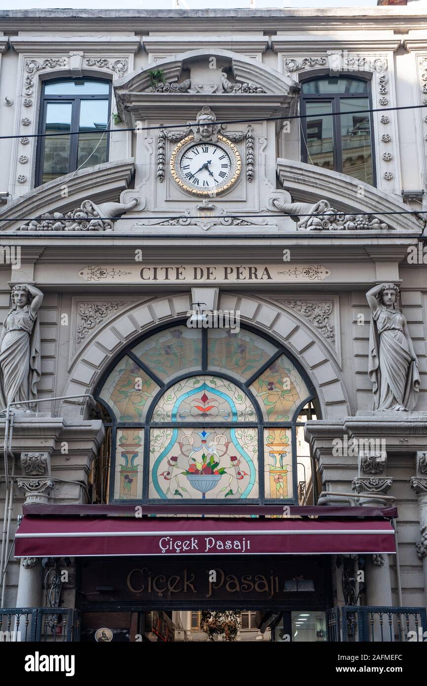 Die Europäische Architektur von Cicek Pasaji entlang der Istiklal Straße, Istanbul, Türkei Stockfoto