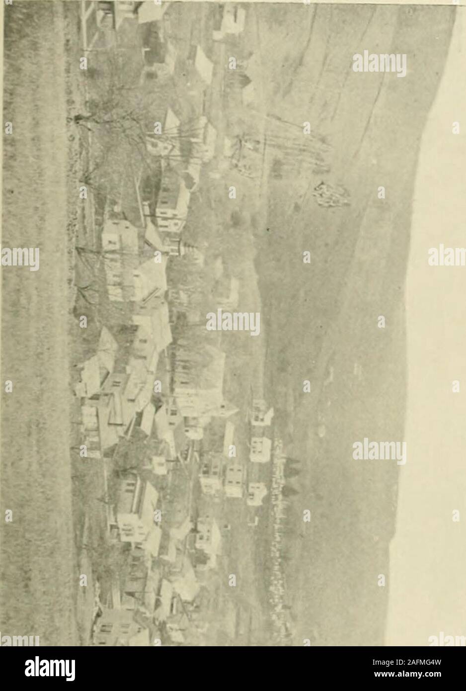 . Delaware County, New York; Geschichte des Jahrhunderts, 1797-1897; Jahrhundertfeier, 9. und 10. Juni 1897. oder Der tirst Institut Gebäude. Zu dieser Zeit gab es werethose aus dieser Stadt mit großer Liberalität, deren Namen re-Gliedrigen mit dankbarem Respekt und Dankbarkeit. Aber die meisten thatclass sind zu einem glücklicheren Welt gegangen, wie wir demütig Vertrauen und lielieve. Wenn das Institut war bereit für den Einsatz im Öffentlichen gaben ihre • Unterstützung aud Schirmherrschaft in voll, bis Au erhöhte Bevölkerung audnew Organisationen hat der Städte in der Union zu mauy schoolswith wissenschaftlichen Abteilungen. Bis 1819 gab es kein Papier Stockfoto