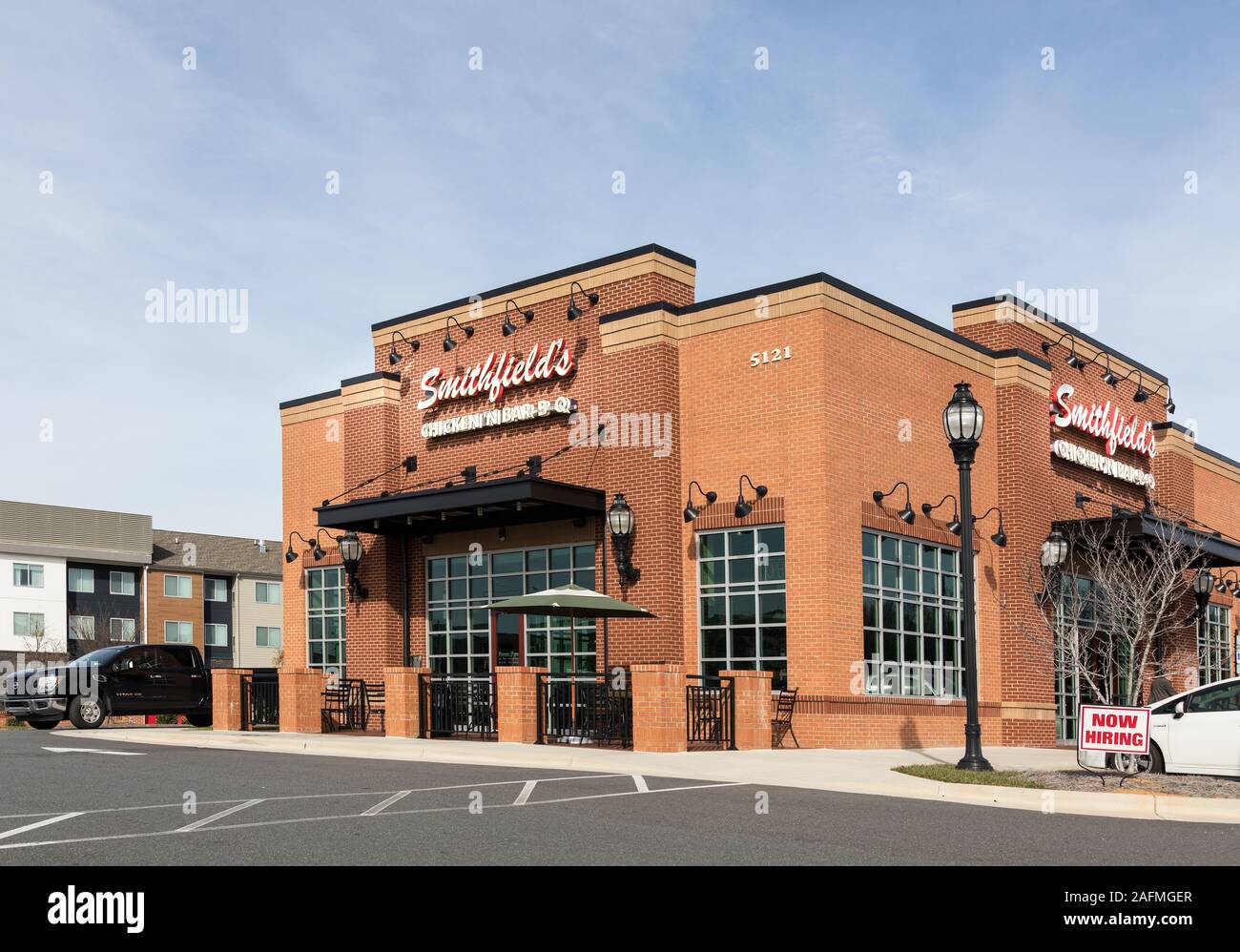 CHARLOTTE, NC, USA-8 Dezember 2019: Smithfield Chicken 'n Bar-B-Q ist ein North Carolina fast food Kette, mit 36 Standorten bundesweit. Stockfoto