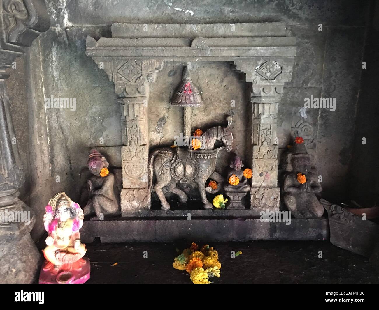 Ajanta Höhlen Hindu Gott Götzen in Mumbai, Indien. Stockfoto