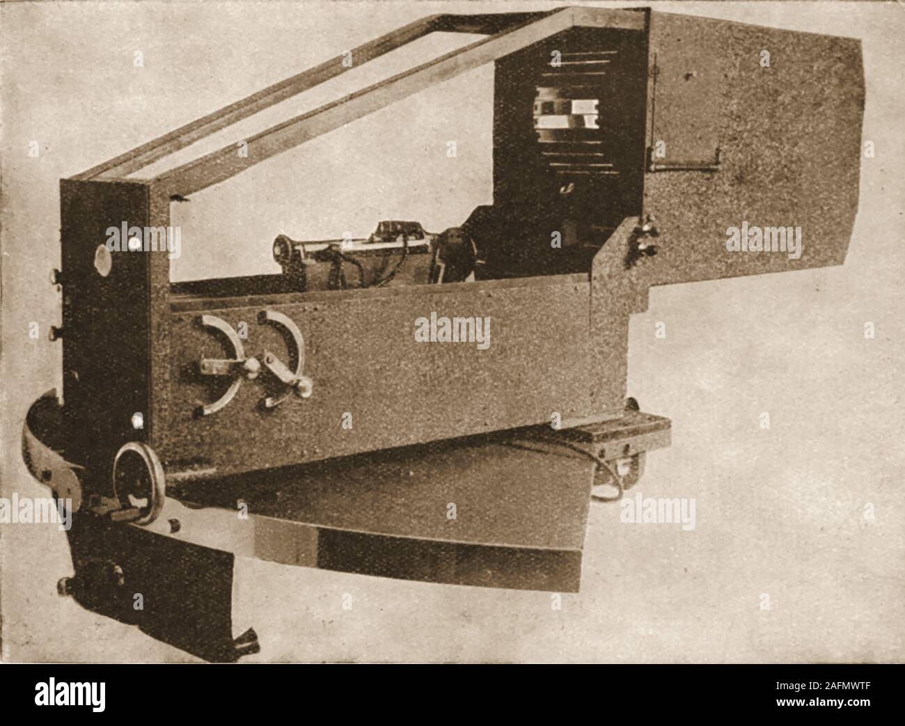 1930 der British Broadcasting Corporation (BBC) frühen Spiegel drum TV-Sender Stockfoto