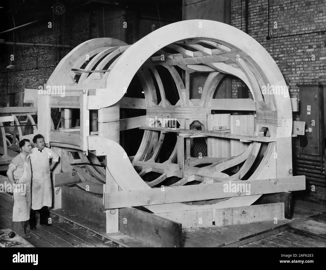 Die Arbeitnehmer sind auf der Allis Chalmers Fabrik in Milwaukee, Wisconsin gezeigt, Ca. 1930. Stockfoto