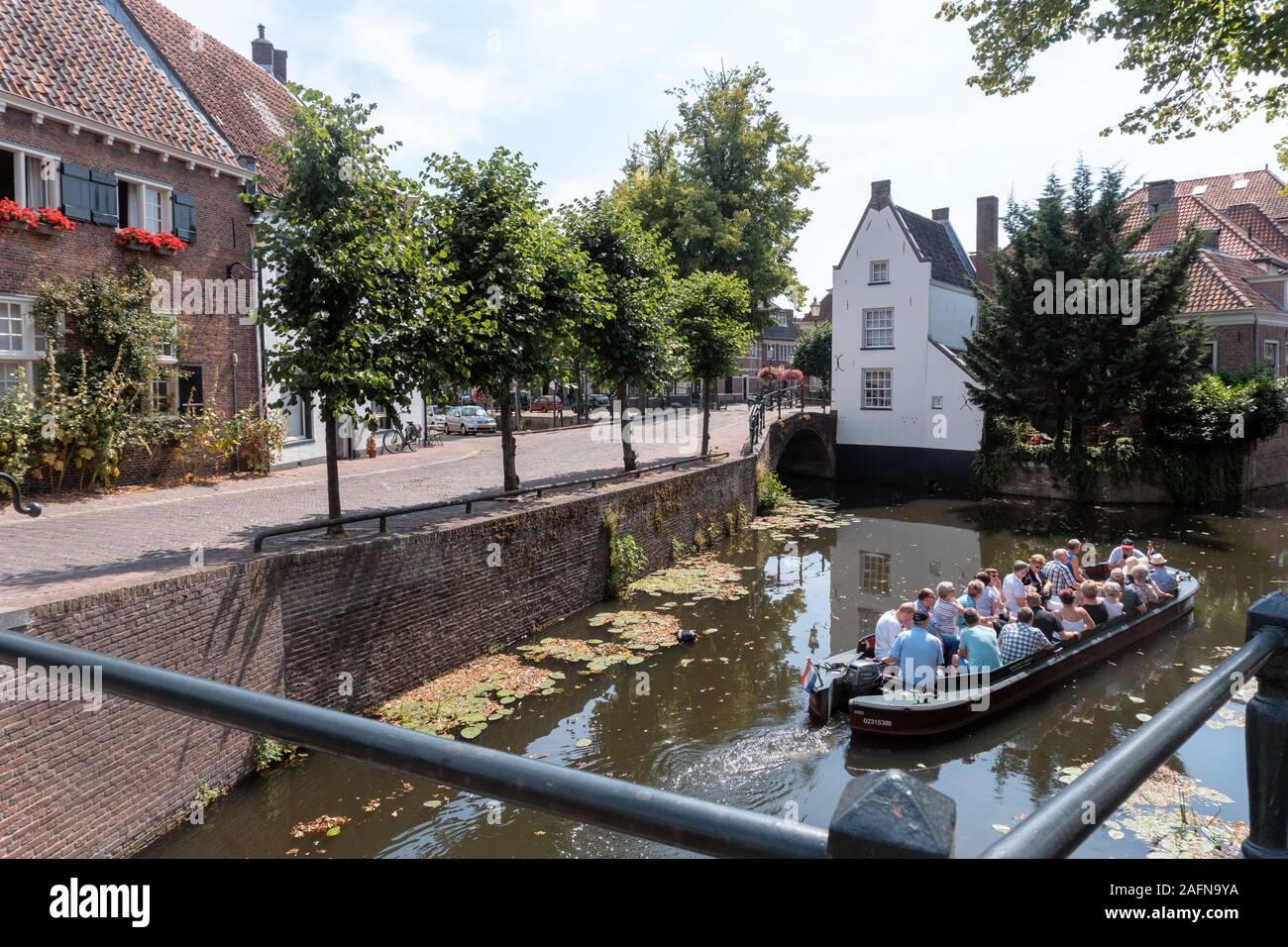 Das Zentrum von Amersfoort mit seinen alten Gebäuden, die Niederlande. Stockfoto