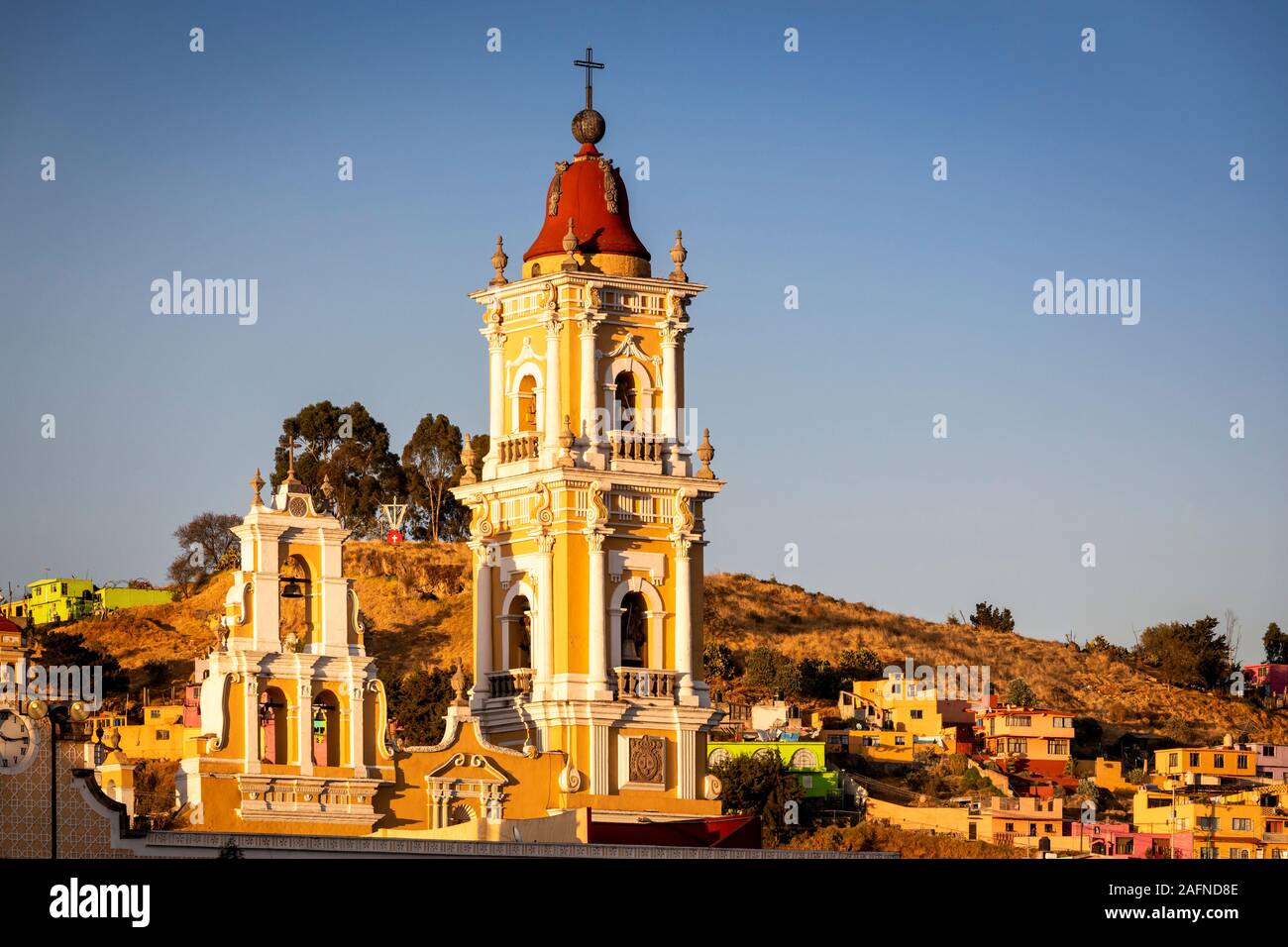 Turm von El Carment Kirche bei Sonnenuntergang, Toluca, Mexiko. Stockfoto