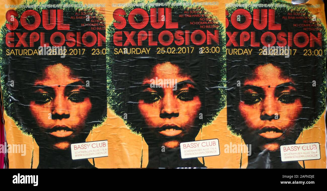 Soul Explosion - wheatpaste Poster Werbung bassig Club in Berlin, Deutschland Stockfoto