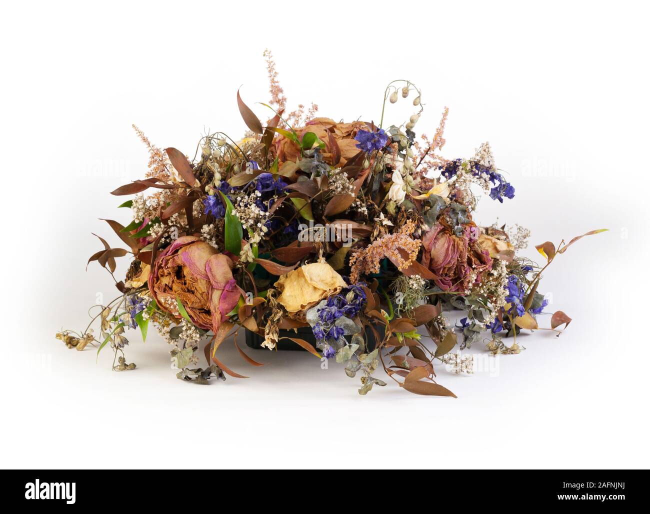 Tote Blumen in einem Kranz Stockfoto