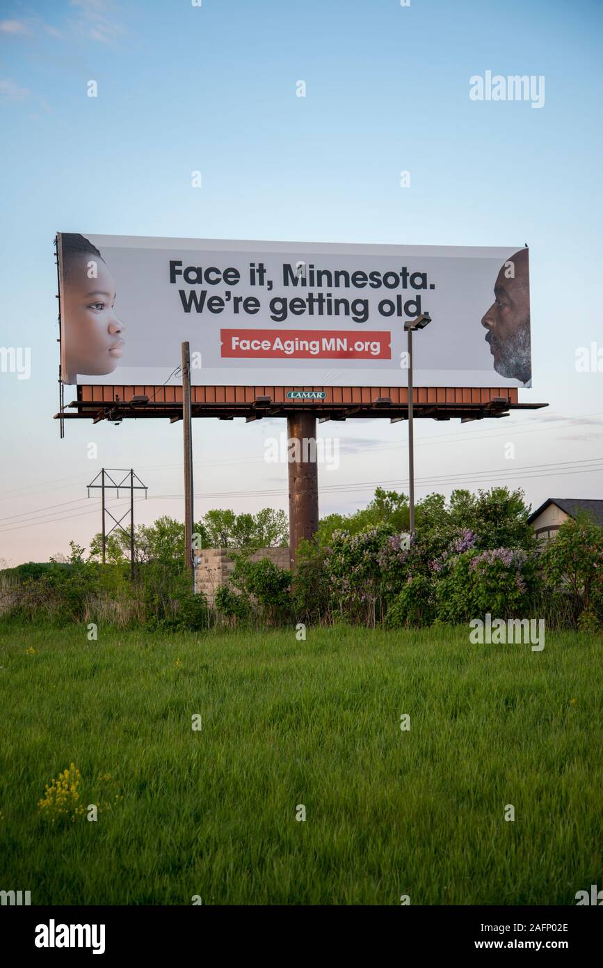 Fairbault, Minnesota. Billboard über das Altern in Minnesota. Eine Kampagne, um die zunehmende Alterung der Bevölkerung Minnesotas sensibilisieren. Stockfoto