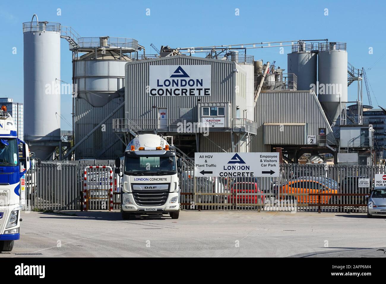Betonmischer bei London Concrete, Betonlieferant in London, England, Vereinigtes Königreich, UK Stockfoto