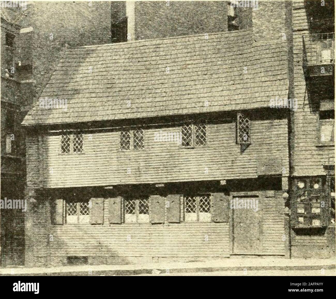 . Rand McNally Boston Führer durch die Stadt und Umgebung, mit Karten und Abbildungen... 50 RAND McNALLY BOSTON GUIDE die erhöhten toDudley Str., von dort aus surfacecars toMattapan , und ändern tocars der BlueHill Linie. Oder, es isa direct drive fromFranklin Park Seitenweg des Blauen HillAve. Charles River. Die MetropolitanPark Commissioncontrols Zwanzig - sieben Meilen von Flussufern entlang thelimits theCharles innerhalb von Boston, Cambridge, Watertown, Newton, WaHham, Weston, andWellesley. Laufwerke sind neben dem Fluß in der manyplaces gepflegt. Die unteren Becken, aus der Flut von theCharles River Damm geschützt ist, Stockfoto