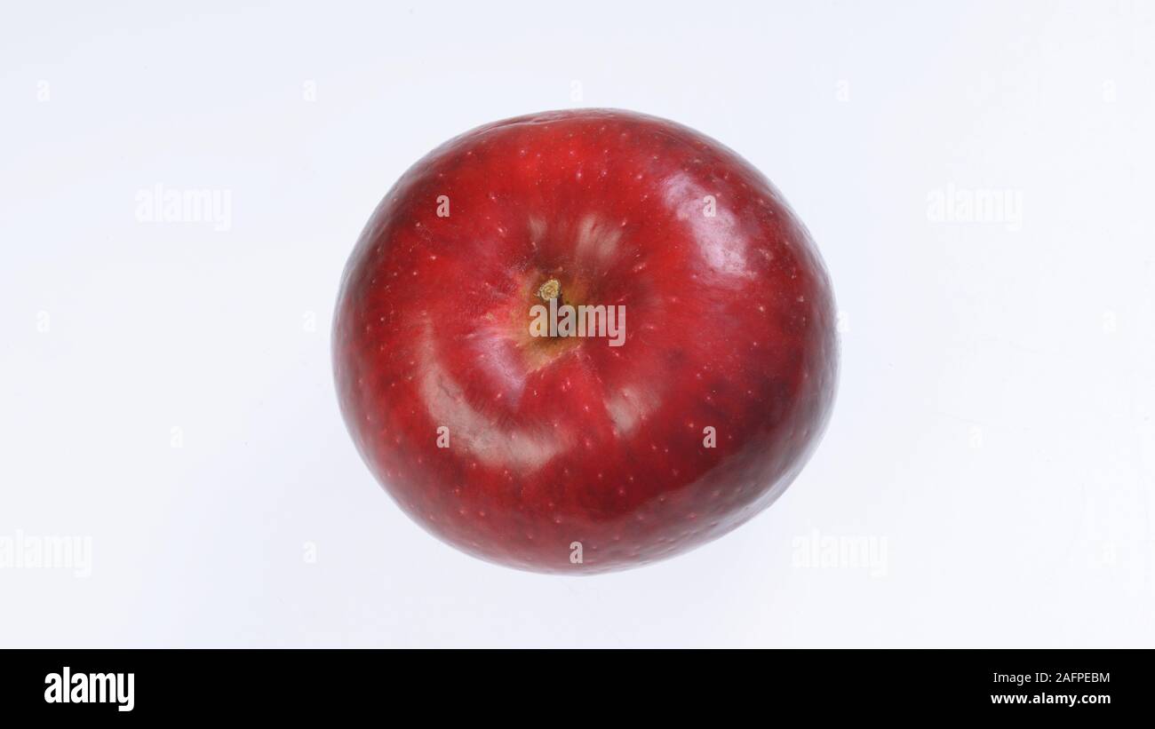 Frischer roter Apfel auf einem weißen Hintergrund Stockfoto