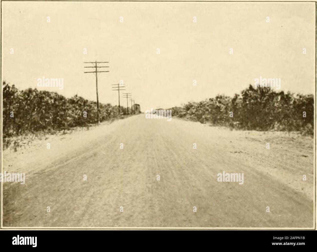 . Große San Antonio, der Stadt des Schicksals und des Zielorts. Sulphur Springs Road. Pleasanton Road. Boads Tarviated durch die Finley Methode Unternehmen von Texas. - 69 - natürliche Felsen ASPHALT KAUTION UND Minen in Uvalde County, Texas Stockfoto