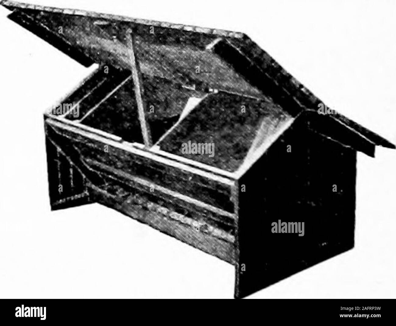 . Geflügel für die Farm und Home. oder trockener Maische. Weizen ist eine ausgezeichnete Geflügelfutter butexpensive. Durch Substitution von Kleie und kurze Hosen für Weizen und miteinem wenig mehr Mais Sie die gleichen Ergebnisse bei geringeren Kosten erhalten können. Italso macht es möglich, für die Hühner zu essen und mehr verdauen. Wenn Sie füttern, Rindfleisch, Verschrottung, mischen Sie es mit der Kleie und shortsmash. Das Korn Brei gefüttert werden entweder nass oder trocken. Eine trockene mashin ein Selbst-feeder Arbeit spart. Es gibt einige Verlust der trocken, fein, mehlig Partikel. Einen feuchten Maische, vor allem, wenn sie mit Milch gemischt, oder ein warmes Mash ona kalter Tag, gibt ausgezeichnete Ergebnisse, wenn Sie durch eine sorgfältige Gebühr genutzt Stockfoto