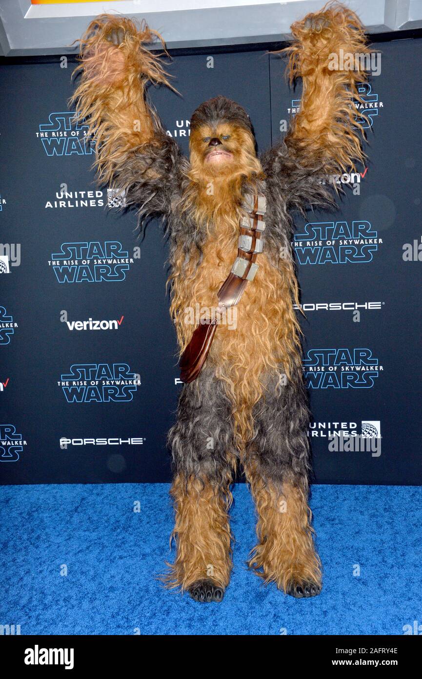 Los Angeles, USA. 16 Dez, 2019. LOS ANGELES, USA. Dezember 16, 2019: Chewbacca bei der Weltpremiere von 'Star Wars: Der Aufstieg der Skywalker' am El Capitan Theatre. Foto: Paul Smith/Alamy leben Nachrichten Stockfoto