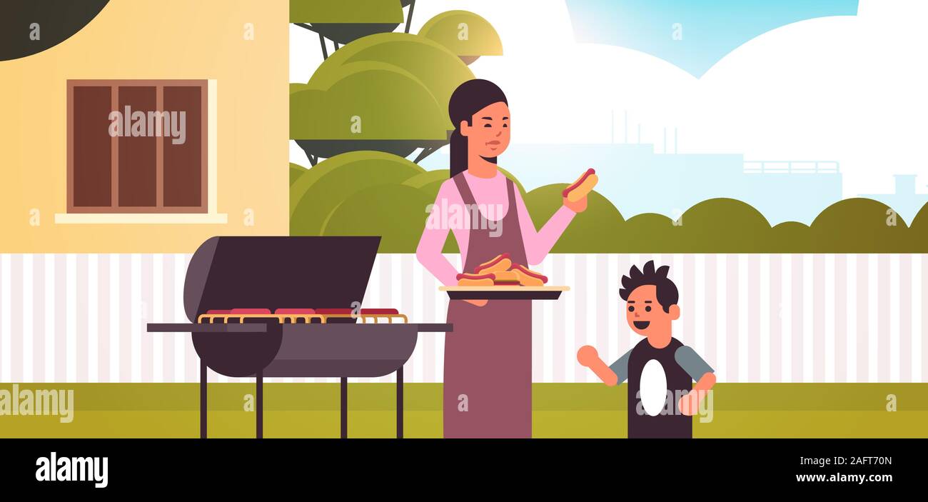 Mutter und Sohn Vorbereitung Hot Dogs auf Grill, glückliche Familie Spaß Hinterhof Picknick Grill Party Konzept Flachbild portrait horizontale Vektor illustration Stock Vektor