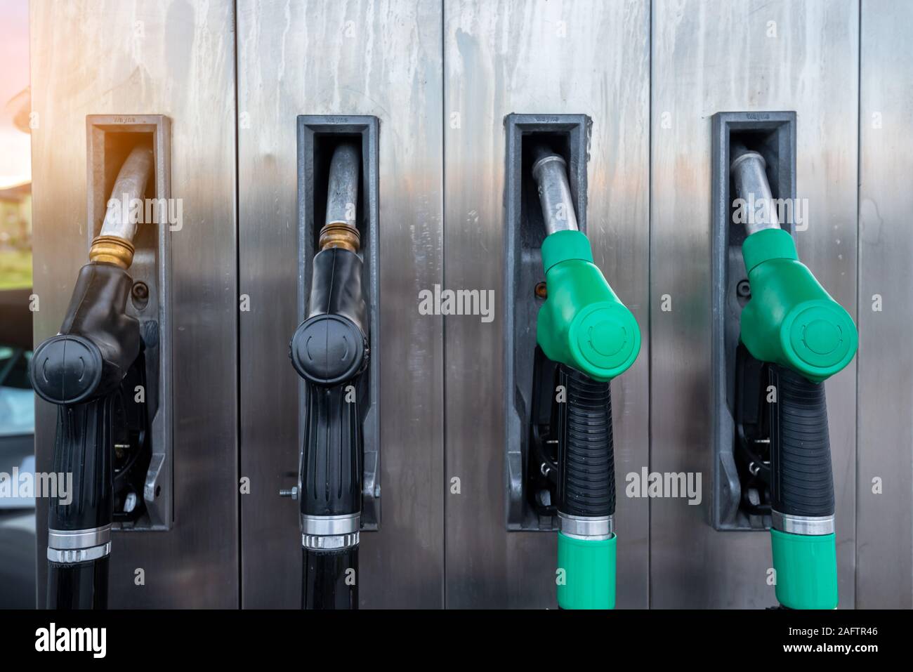 Gas Pumpe Düsen für Gas- und Dieselmotoren auf eine Tankstelle. Stockfoto