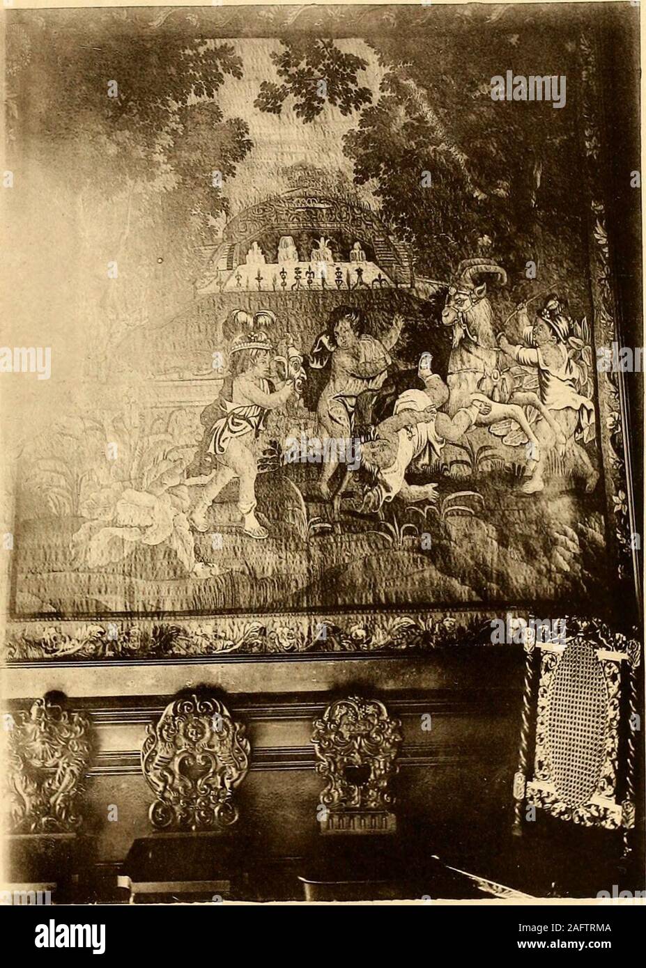 . Die "roten und weißen "Buch der Menzies.... Alten Wandteppich in der Queen Mary DRAwi Nc-Ro OiM, Castle Menzies. Cbief James die ** HDcin^ Cis, 5l6t von flDa^ mis, anbUtb Baron von flDcnsics; dem ZUNAMEN der Frau Abgeordneten und dem TRAIST FREUND OFMARY KÖNIGIN DER SCHOTTEN. Chr. 1533-1585. CHIEF JAMES THE MENZIES, zu Lebzeiten seines Vaters, marriedthe Hon. Barbara Stewart, älteste Tochter des Johannes, vierten Earl von Athole, indem er seine zweite Frau, die war die jüngste Tochter des Johannes, 6. LordForbes.-A^ isbct, S. 244, Bd. II Der junge Chef diese Frau im Jahre 1540 heiratete, den Vertrag über die Ehe ist in der Charta Stockfoto