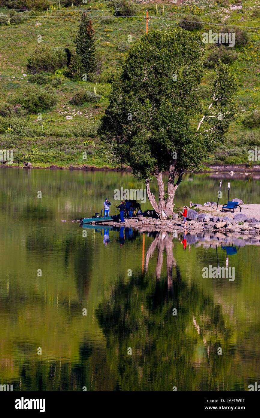 7/26/19 - Trout Lake, Colorado, USA - Angeln am Forellensee in der Nähe von Fethiye Telluride, Colorado Stockfoto