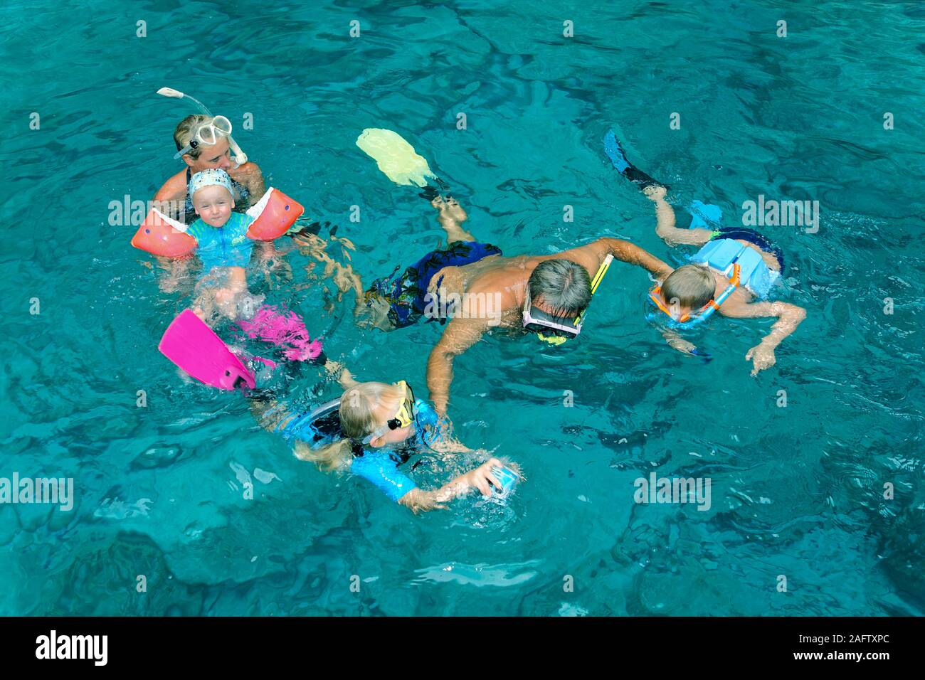 Nach Schnorcheln mit Kindern im Mittelmeer, Insel Zakynthos, Griechenland Stockfoto