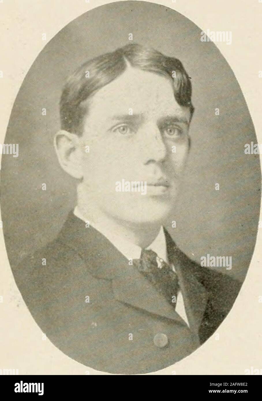 . Die MONTICOLA. Präsident,/Ice-President, Sekretär, Schatzmeister, Historiker, Offiziere Lawrence; Benjamin mm Samuel Francis Ich bin m e i Iakkikt Talbott Stalnaki Robert Lee Coi-Frank Mkki. k Fiei (Tolors Hellblau und Silber (. ray. Schleier Geri, Geri, Gero, gorum! Wurden die Klasse, macht die Dinge hum! Hinken verschlingen! Ze. Zi, zix! Schiene, Rah. Rah! 19 - Sechs!! 19 JOHN BRUCE ALLISON. Dallas. Allgemein als JubernolBoomerang bekannt. Allison stammt aus thewilds von Pennsylvania. In seinem Baby-Hood Tage gestand er war theprettiest Baby in seiner Nachbarschaft zu sein, aber es ist schwierig, alle Spuren von itnow zu finden Stockfoto