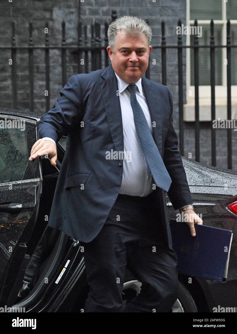 Der Staatsminister für Sicherheit Brandon Lewis Ankunft in Downing Street, London für die erste Kabinettssitzung nach der Konservativen Partei die Wahlen gewonnen. Stockfoto