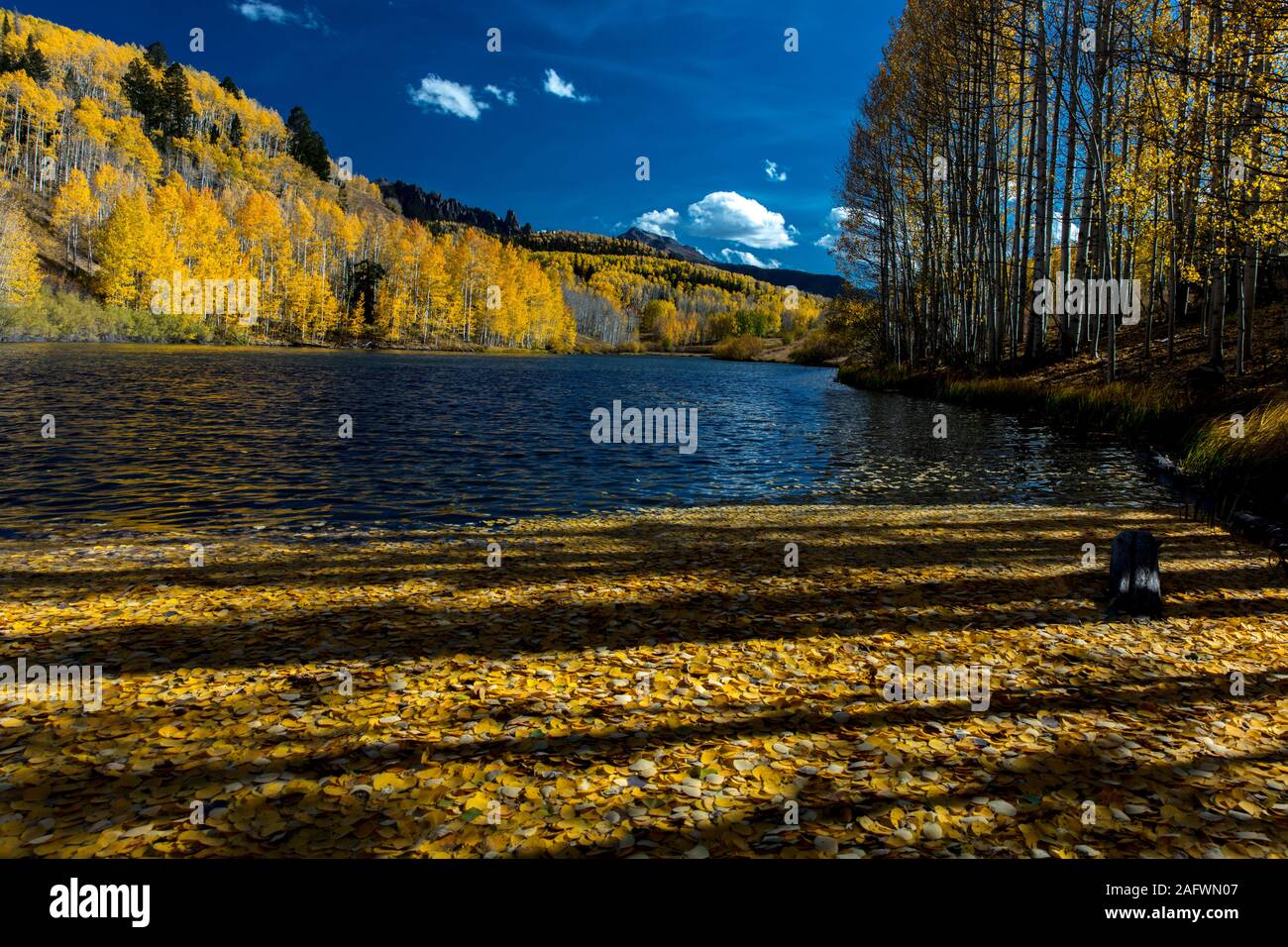 Oktober 9, 2019, Telluride, Colorado, USA - Cushman See, Telluride Colorado aus dem State Highway 145 in der Nähe von Mountain Village Stockfoto