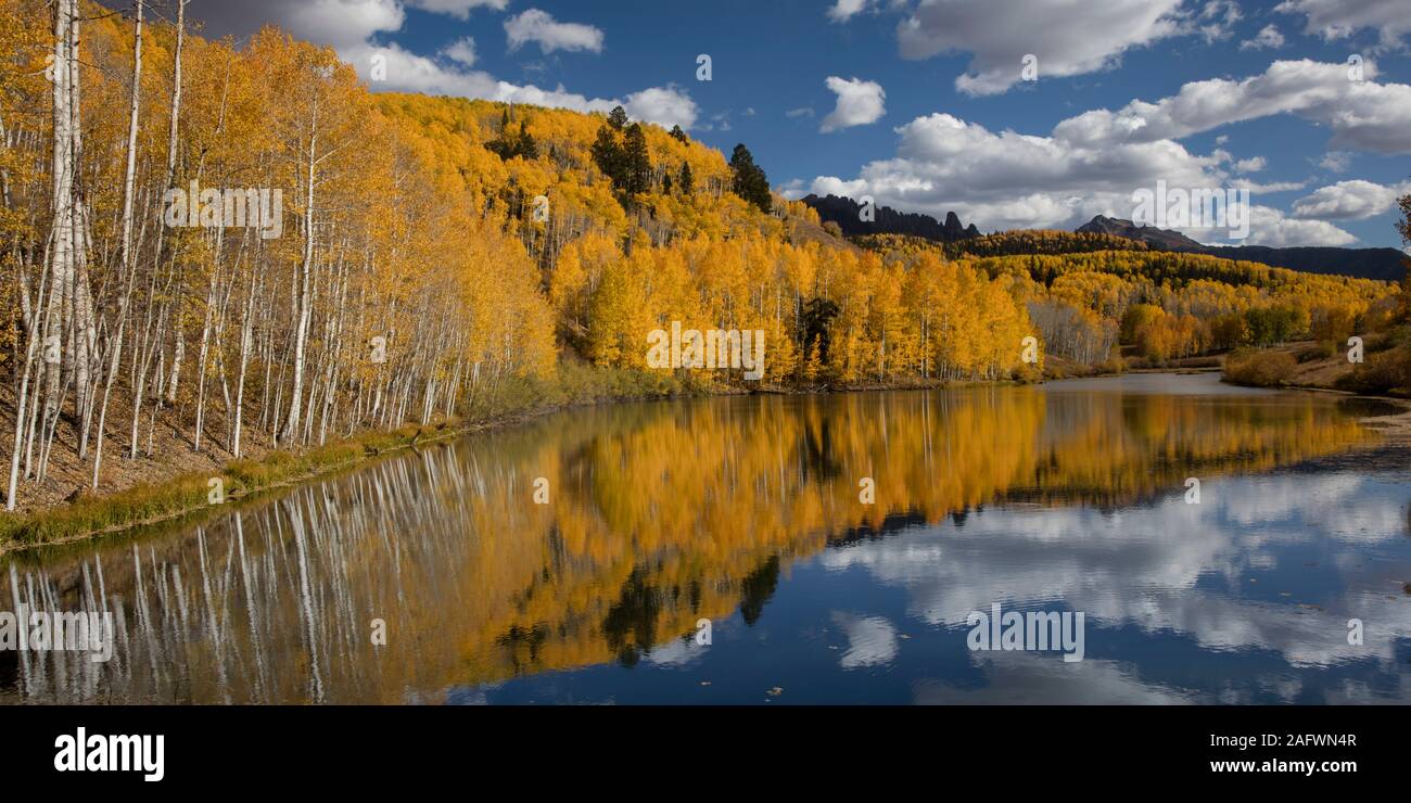 Oktober 9, 2019, Telluride, Colorado, USA - Cushman See, Telluride Colorado aus dem State Highway 145 in der Nähe von Mountain Village Stockfoto