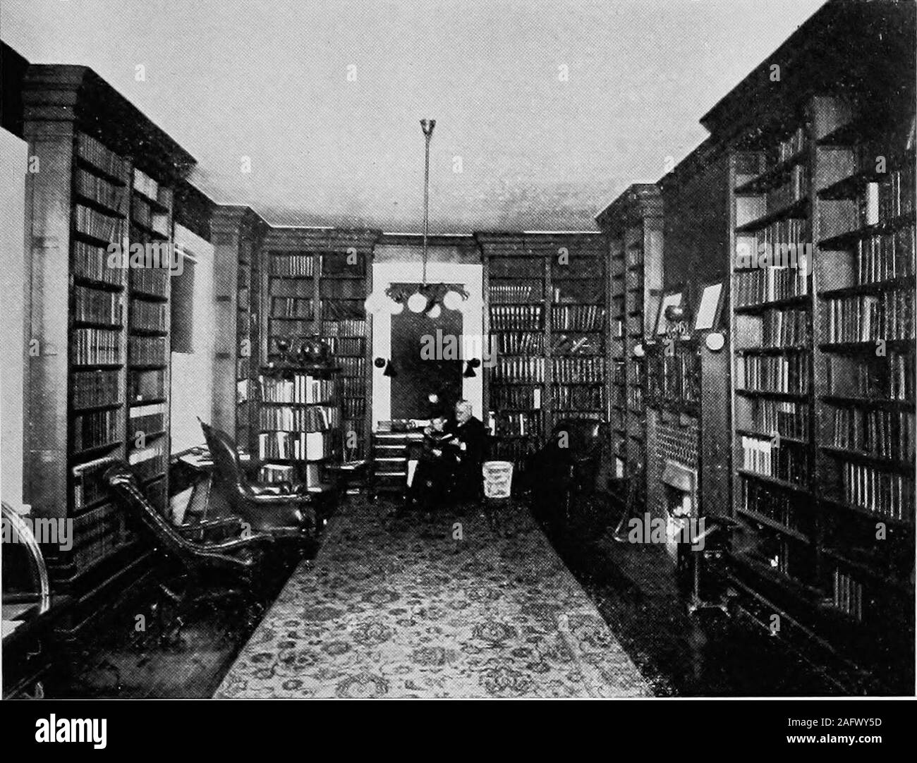 . 'Marsch Henry': eine Autobiografie. sagte: Was sind youdoing über Winchester? Auf der Staatssekretär, der servedin Kongress mit ihm und kennt ihn gut. Dann fragte er: Was wollen Sie für Win-Chester? Ich antwortete: Belgien oder die Schweiz. Er sagte: Ich versprach der Schweiz für friendof Kommen. Er führte ihn hier yesterdayand Er ist ein durch und durch Republikaner, der forBlaine gestimmt, und ich werde ihn nicht benennen. Wenn Sie wantthe Ort für Winchester Winchester Es ist. Am nächsten Tag, viel von Herrn Bayards Überraschung, der Kommission war. Herr Cleveland hatte eine Möglichkeit der plötzlichen tonew Phantasien und Stockfoto