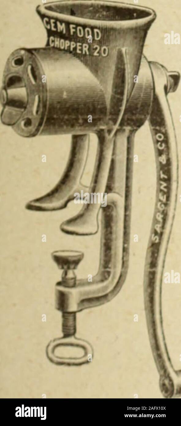 . Le Juillet-Decembre quincaillier (1907). Les pelles pour la neige en Acier Eclipse et les Pelles en bois Victoi sind les meilleuresraleurs Quil y Ait aujourdhui sur le Marche *; nous vous conseillons de nous Donner-diatement votre Ordre afin que nous puissions remplir Le Sans delai.. Les Maschinen eine vian-des Gem se Font dans 4 grandeurs et sontvendues aver 4 plaquesdifferentes. ((? Moulin est desplus ul Ile-: Il pent Ser-i r a hacher la viande, les Hülsenfrüchte etlaussi les Obst- Stockfoto