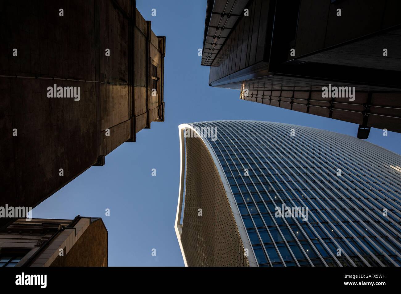 Wolkenkratzer auf der Plantation Lane einschließlich der Gebäude, der "Walkie Talkie" dominieren die Londoner City Skyline im Finanzzentrum von London, England, Großbritannien Stockfoto