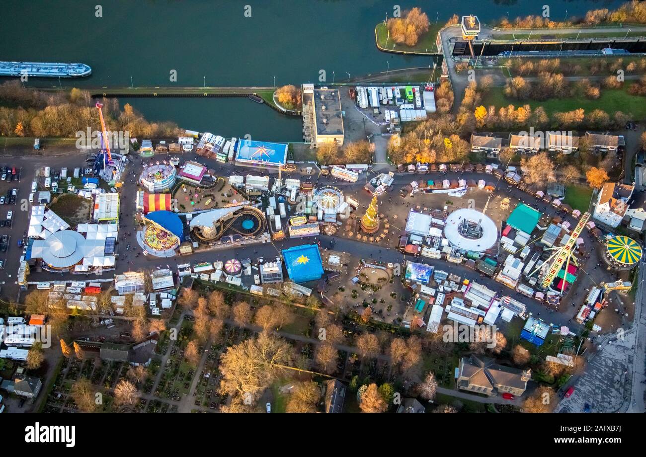 Luftaufnahme der Cranger Weihnachtszauber, Herne Weihnachtsmarkt, mobile Weihnachtsbaum, Riesenrad, criechinger, Herne, Ruhrgebiet, Norden Rhine-Westpha Stockfoto