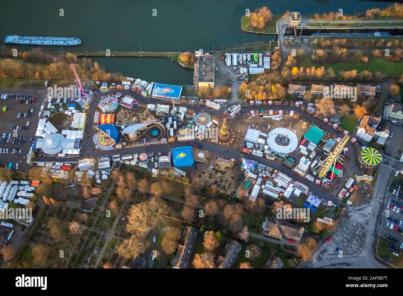 Luftaufnahme der Cranger Weihnachtszauber, Herne Weihnachtsmarkt, mobile Weihnachtsbaum, Riesenrad, criechinger, Herne, Ruhrgebiet, Norden Rhine-Westpha Stockfoto