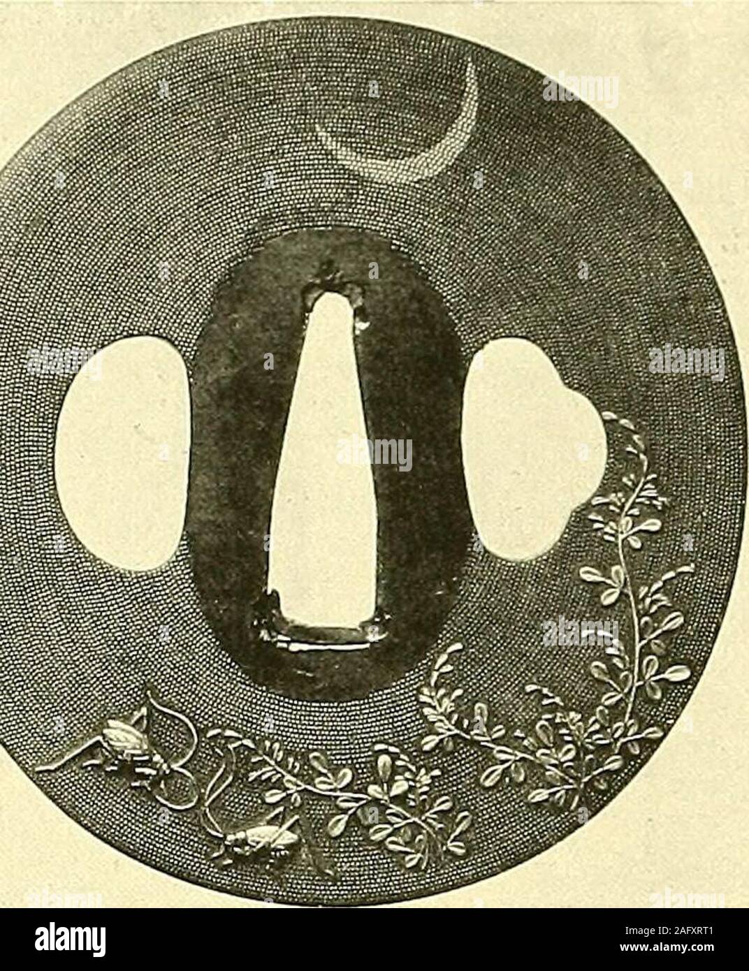 . Pfister und Stichblätter Schwertzieraten: Sammlung Georg Oeder, Düsseldorf: [Katalog]. njö Udaijin (Fuji-wara Sadakata, F932) und Sadanobu (Fujiwara Tadahira, 880 - 949) undzwei Gedichte: ^[Z L t: Ti/^i^h^^ U und/h^^i Üi 2 (Dh^V iX&gt; j-h i, X^a^Iz (I(T) Ich^^^^^^ 1 ZUS in Gravierung. Bez.: Kikuchi Tsunekatsu ^f-tfe-Jf&gt;^(Schüler des Inagawa Naokatsu) undKakihan. Die zweite Lehrwerk des 18. Jahr-hunderts. (Farb.) 1322 Tsuba aus Shibuichi mit einem shishi, der sein Junges den Felsen hinab - wirft, in Gravierung; auf der Rück-seite Felsen und Kiefer. Bez.: Kikuchi Tsunekatsu und Kakiha Stockfoto