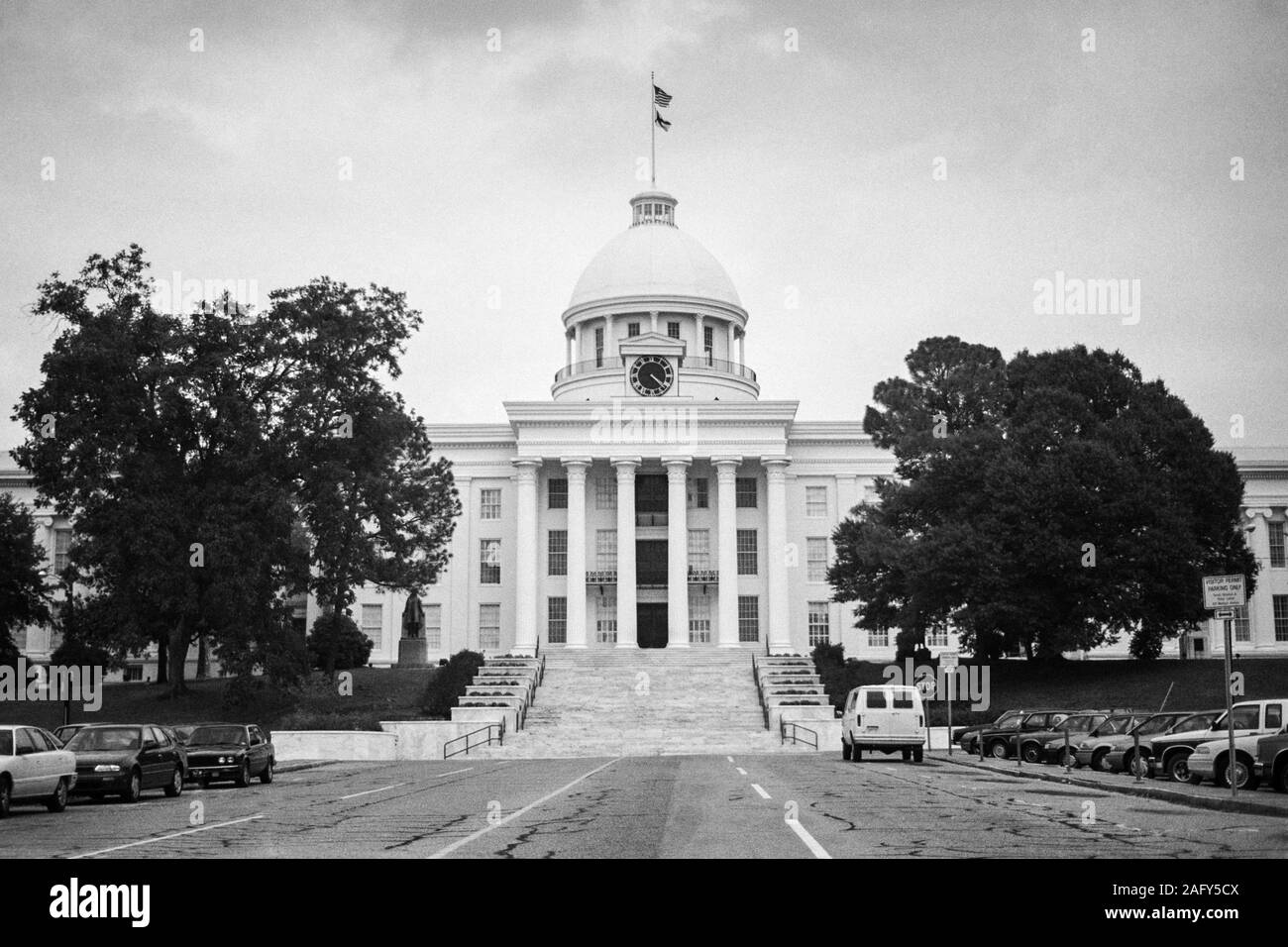 Little Rock, Arkansas, USA - 1996: Archivierung schwarz und weiß Blick auf das State Capitol Building Fassade. Stockfoto
