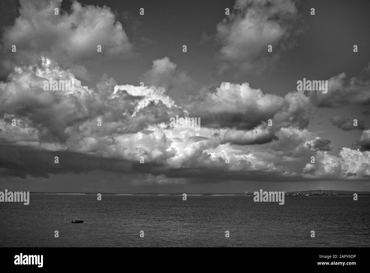 Ein dramatischer Himmel in Wexford Irland Stockfoto