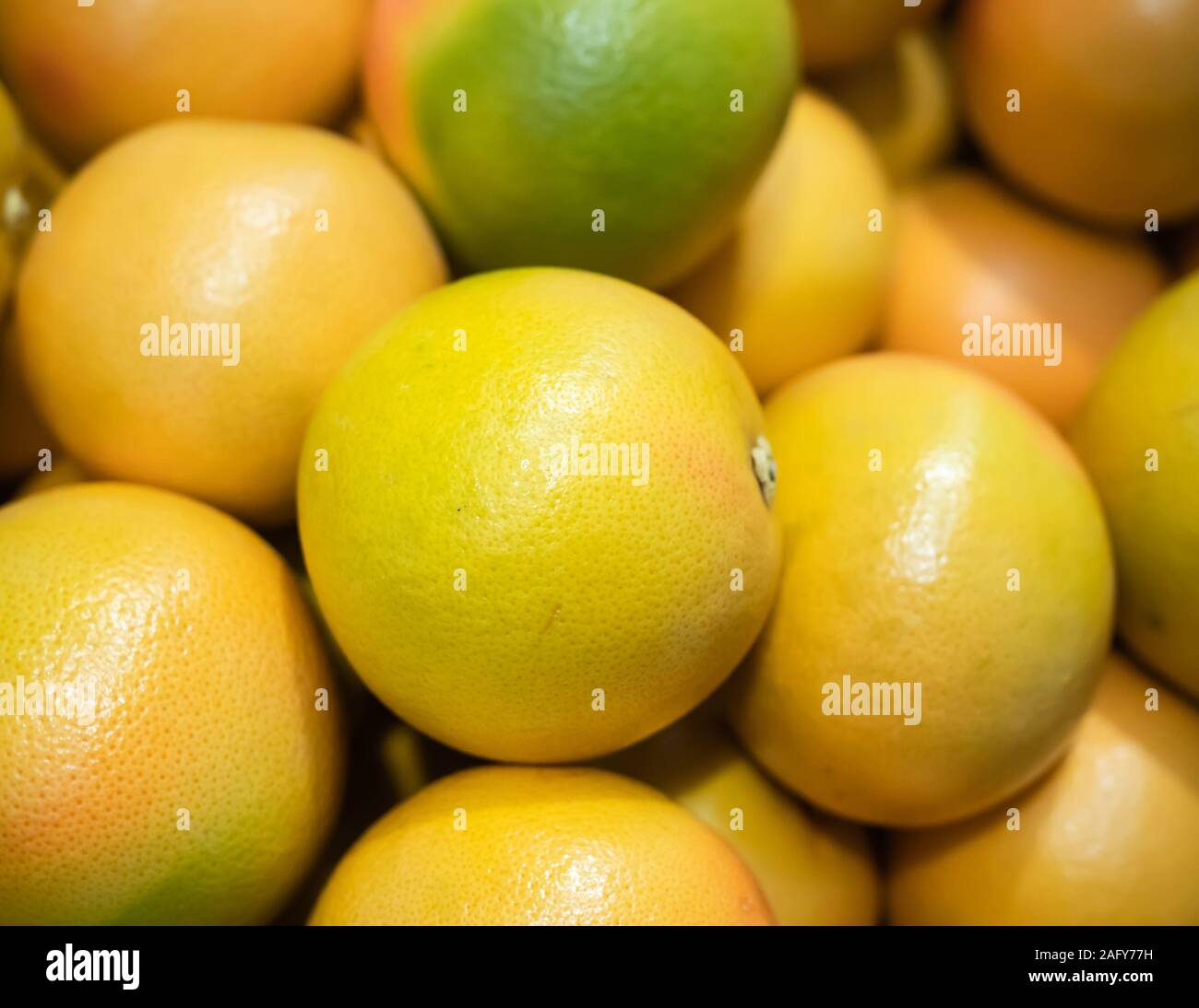 Ein Haufen von frischen Orangen. Stockfoto