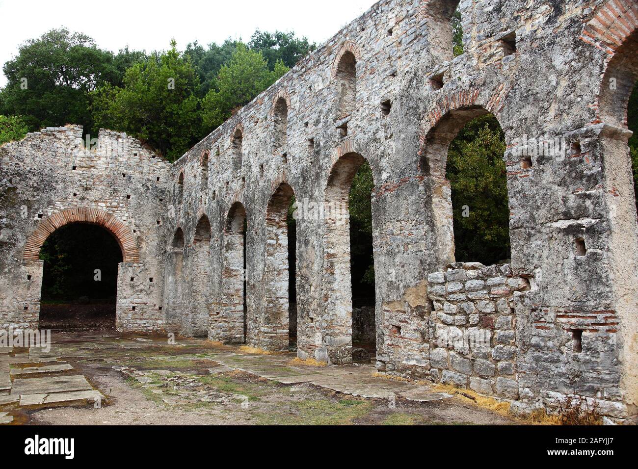 Die große Basilika im 6. Jahrhundert von den frühen christlichen Periode in der Provinz Butrint in Saranda, Albanien Stockfoto