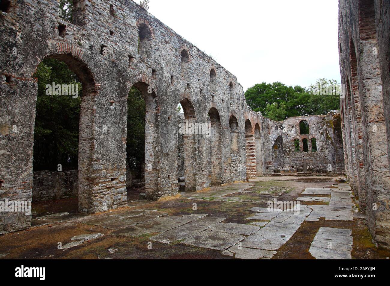 Die große Basilika im 6. Jahrhundert von den frühen christlichen Periode in der Provinz Butrint in Saranda, Albanien Stockfoto