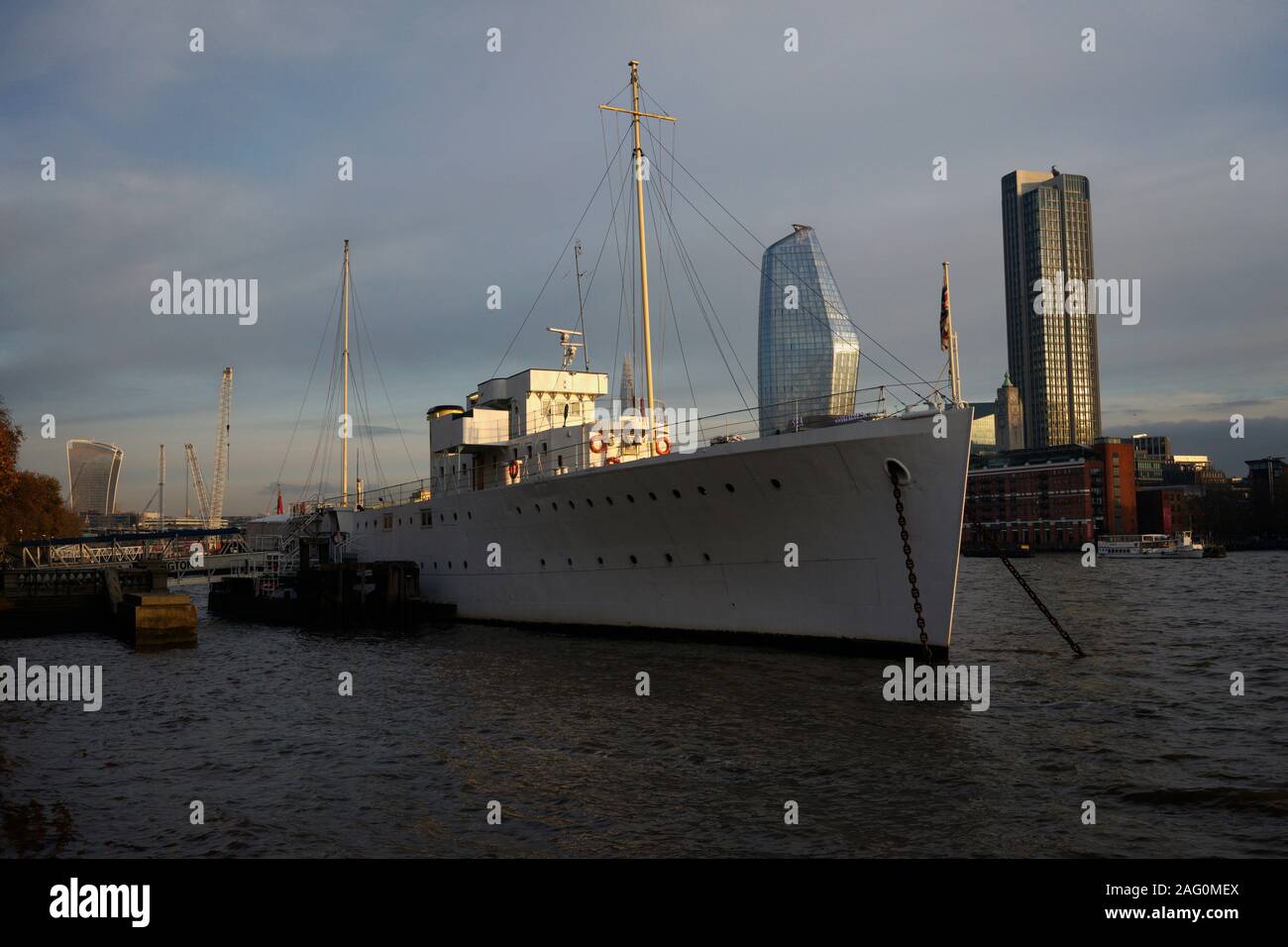 HMS WELLINGTON (U 65) - nationale historische Schiffe - HONOURABLE COMPANY DER MASTER MARINERS - SLOOP DES KRIEGES 1934 - THEMSE LONDON - BRITISCHE GESCHICHTE © Frédéric BEAUMONT Stockfoto